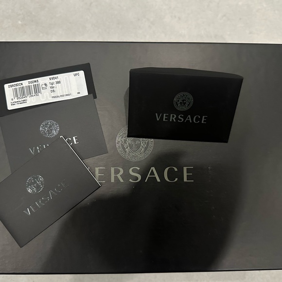 Versace Gold Medusa Pool Slides - Picture 6 of 7